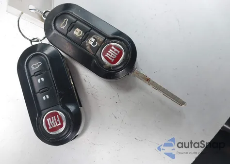 2018 Fiat 500E Battery Electric из США, поврежденный, VIN 3C3CFFGE7JT377448